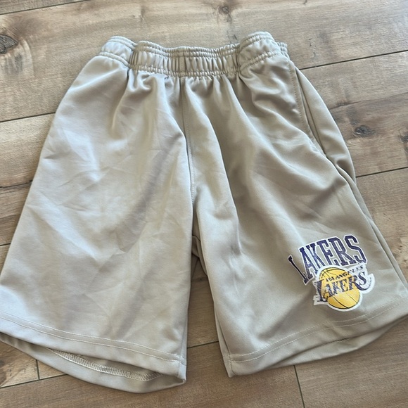 4/$25 NBA Los Angeles Lakers Boy Graphic Shirt/Short Set Tan Sz 14-16 - Picture 4 of 6